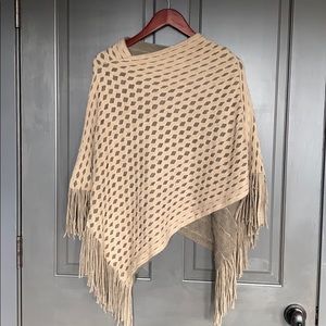 2 Chic beige sweater/poncho